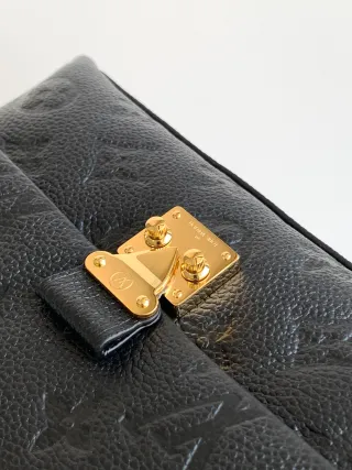 g-652508
